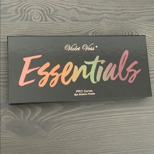 Essentials Eyeshadow Palette